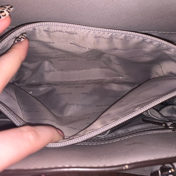 Michael Kors Emma Large Saffiano Leather Tote - Picture 8 of 10